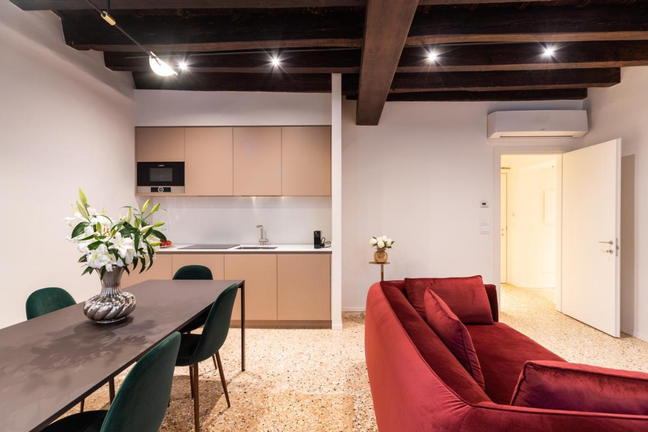 Palazzo Miracoli Apartments Venice Exterior photo