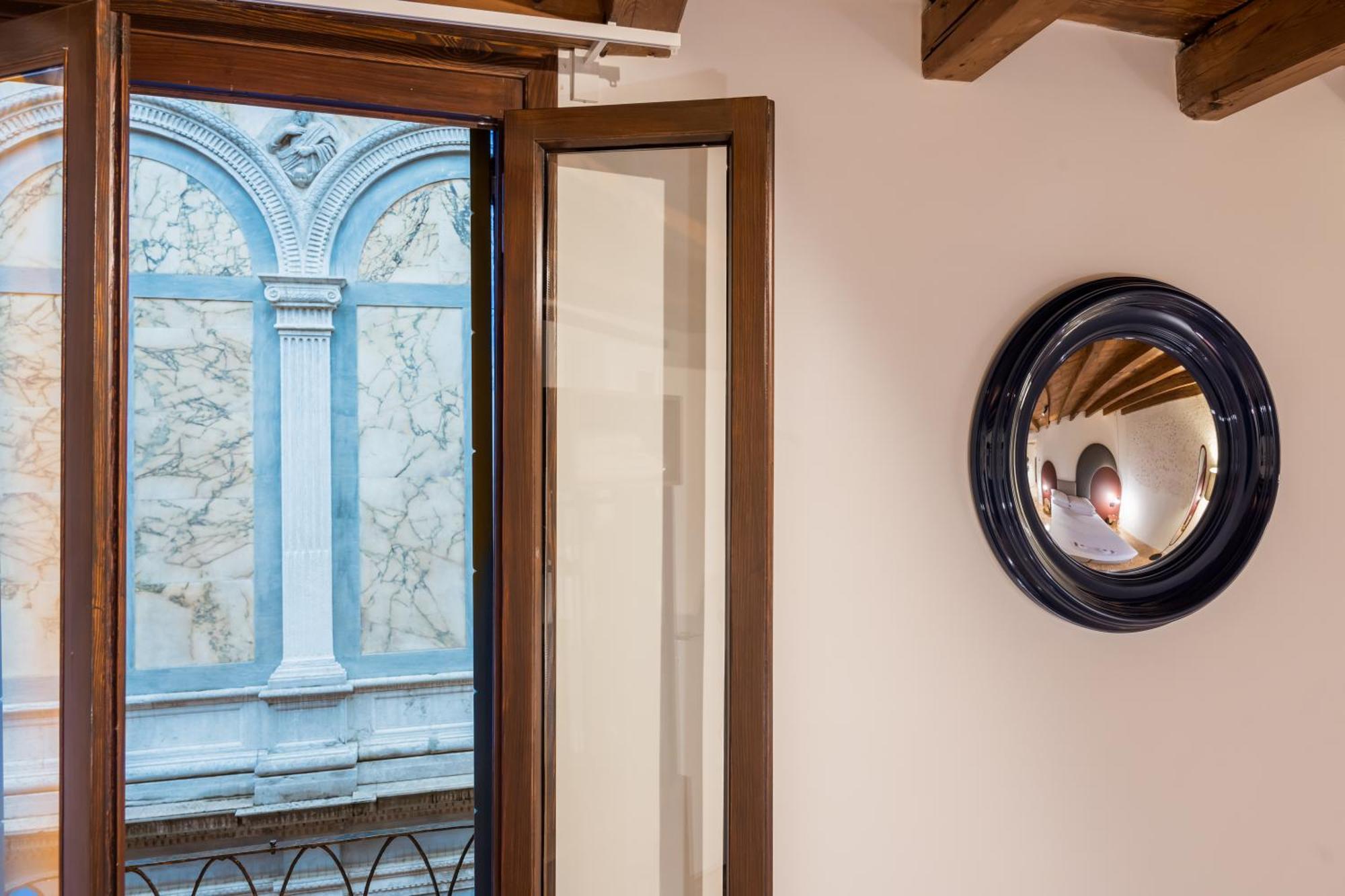Palazzo Miracoli Apartments Venice Exterior photo